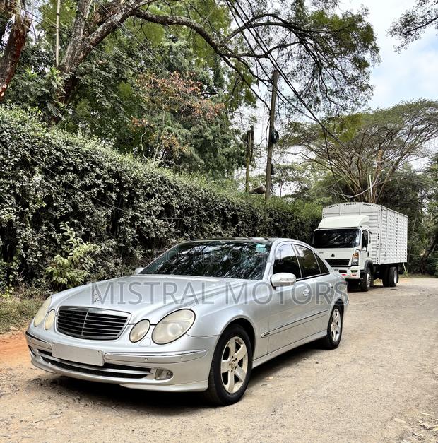 Mercedes-Benz E280 2002 Silver
