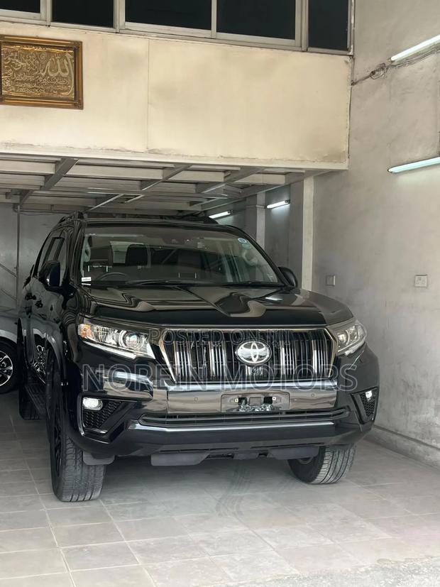 Toyota Land Cruiser Prado 2019 Black