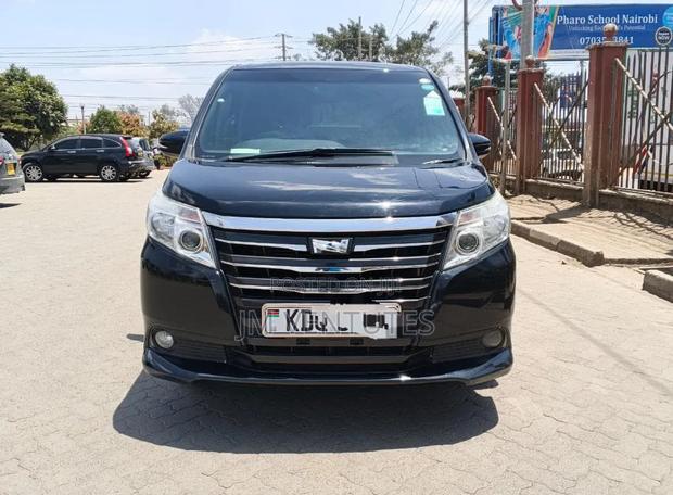 Toyota Noah 2018 Black