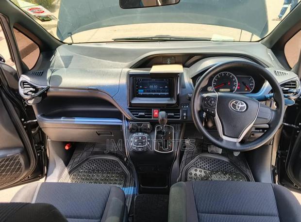 Toyota Noah 2018 Black