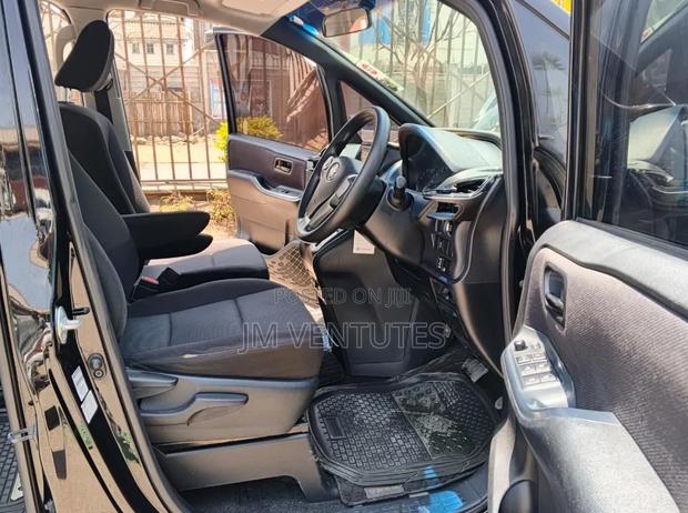 Toyota Noah 2018 Black