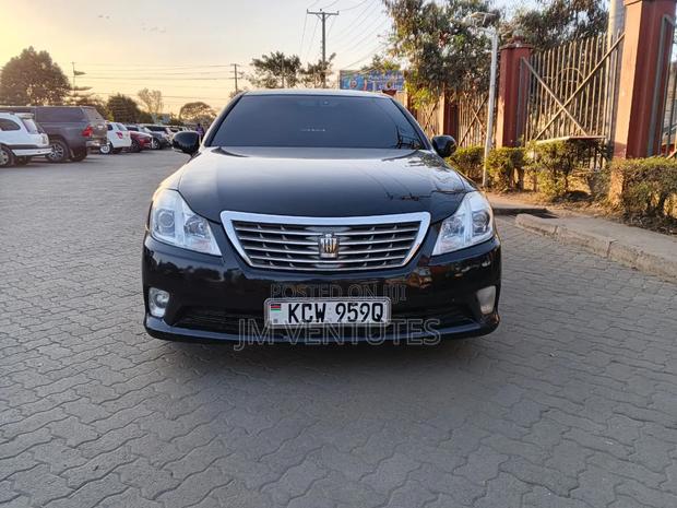 Toyota Crown 2012 Black