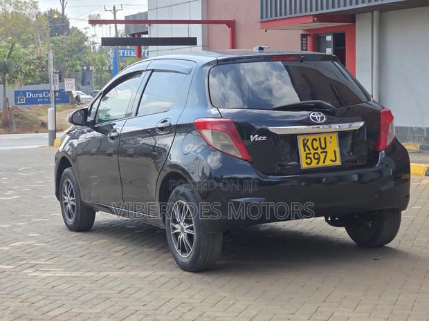 Toyota Vitz 2011 Black