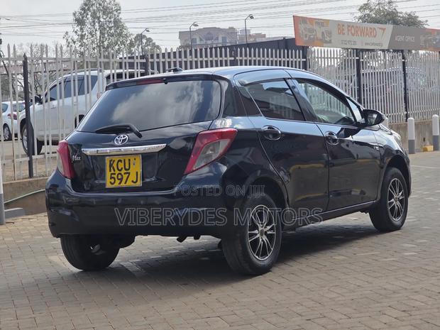 Toyota Vitz 2011 Black