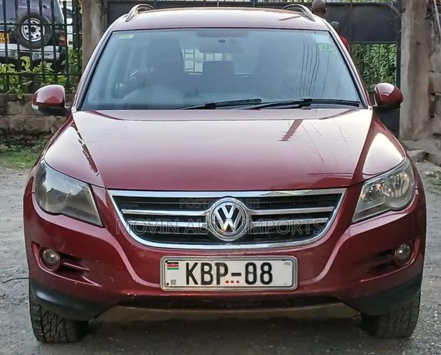 Volkswagen Tiguan S 2011 Maroon