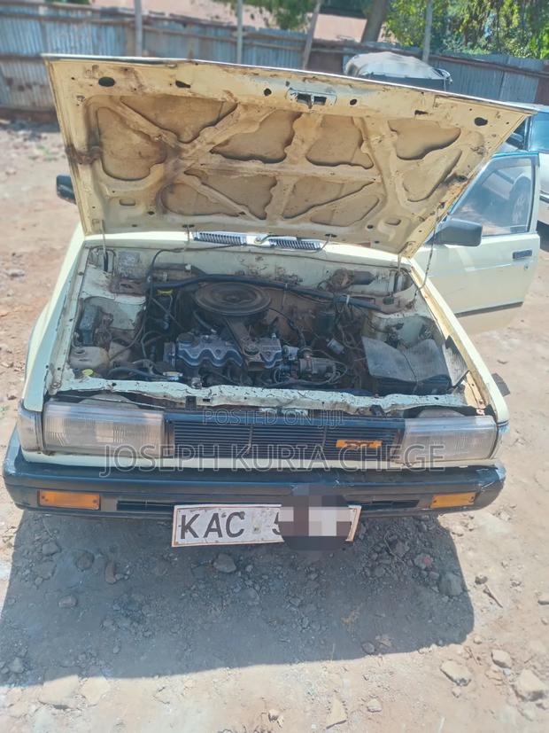 Nissan Sunny 1994 Yellow