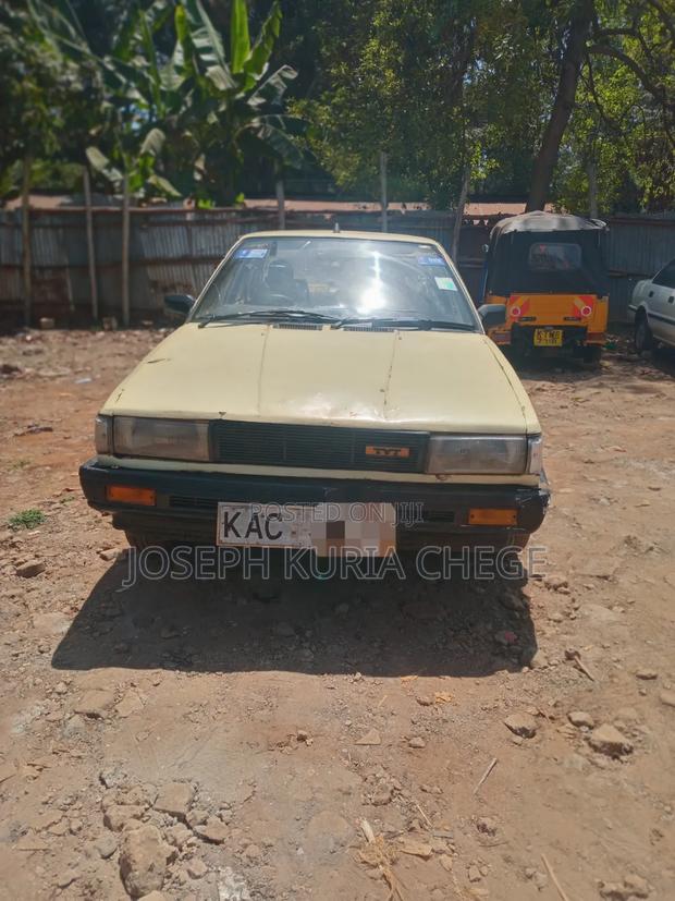 Nissan Sunny 1994 Yellow