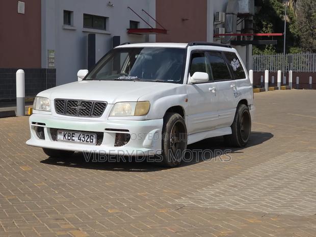 Subaru Forester 2001 White
