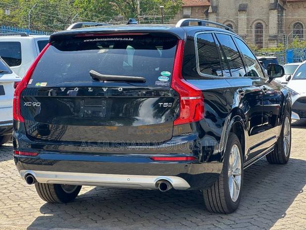 Volvo XC90 T5 Momentum AWD 2019 Black