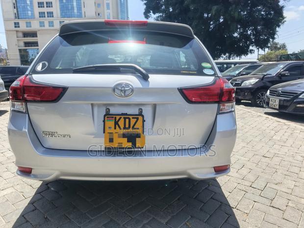 Toyota Corolla Fielder 2021 Silver
