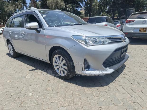 Toyota Corolla Fielder 2021 Silver