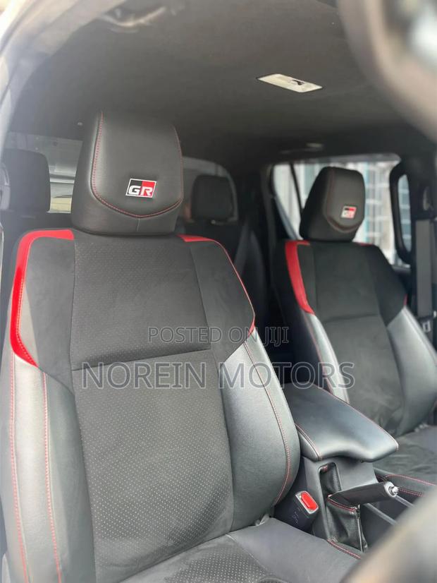 Toyota Hilux 2022 Off white