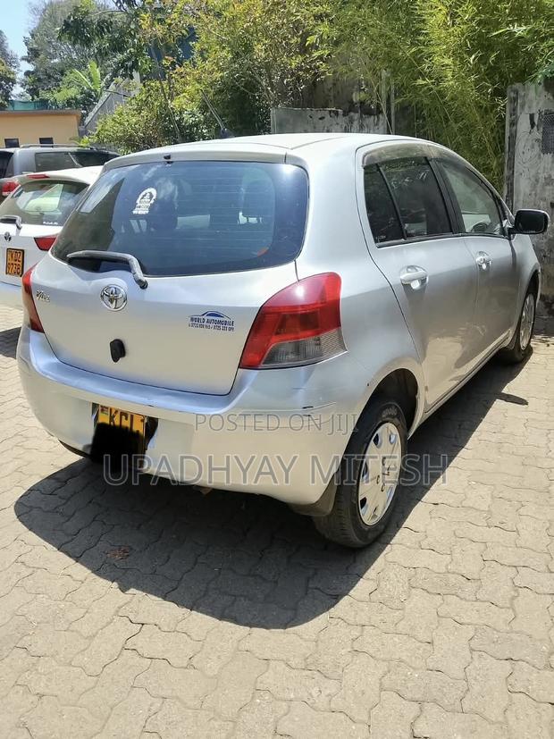 Toyota Vitz 2010 Gray