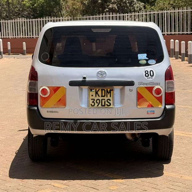 Toyota Vitz 2016 Silver