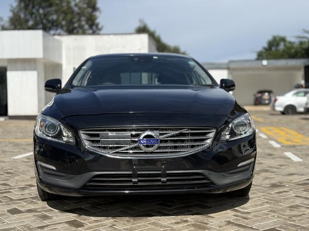 Volvo V60 T5 Platinum FWD 2017 Black
