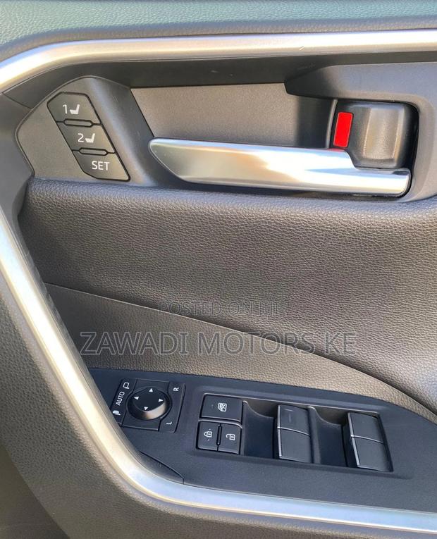 Toyota RAV4 Limited FWD 2020 Pearl
