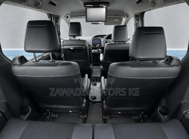 Toyota Noah 2019 White