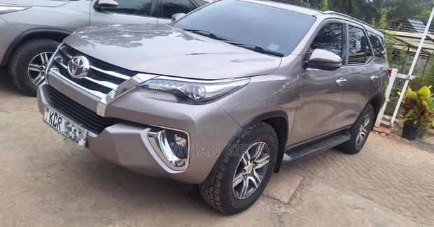 Toyota Fortuner 2018 Gray