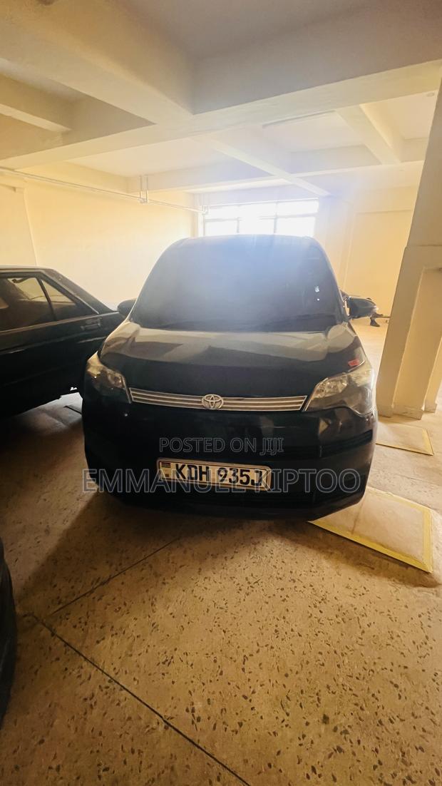 Toyota Spade 1.5 2015 Black