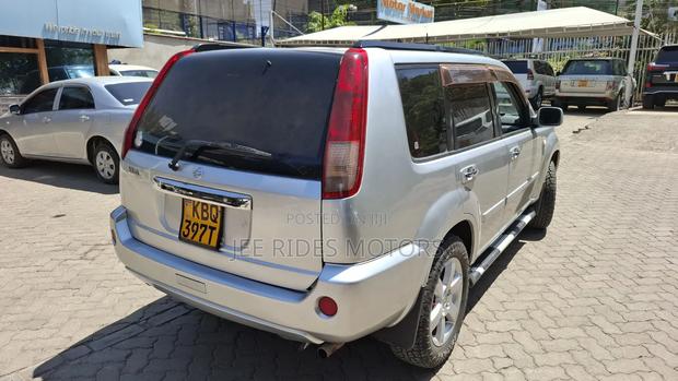 Nissan X-Trail 2006 Gray