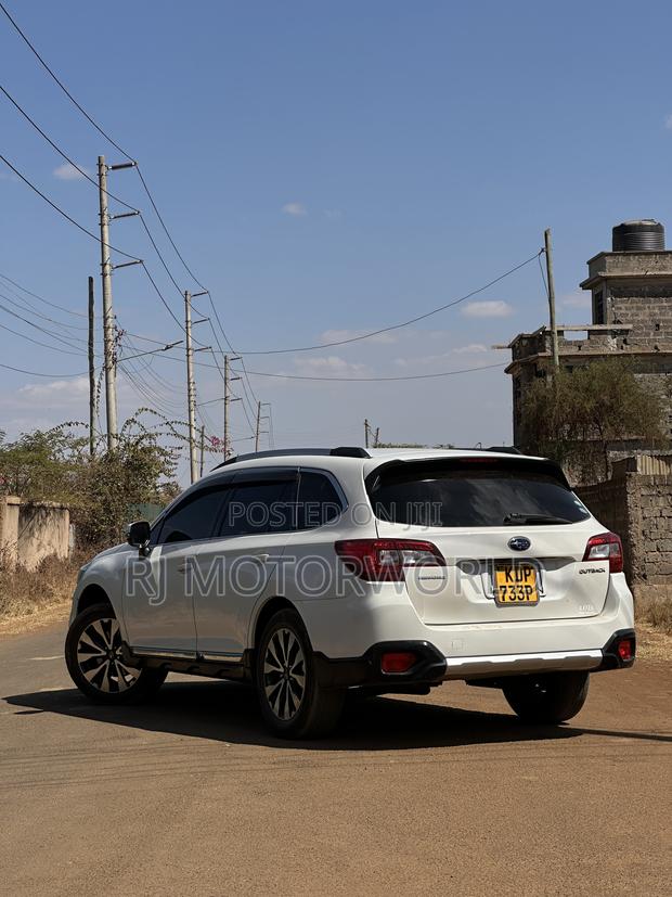 Subaru Outback 2.5i Premium AWD 2016 White