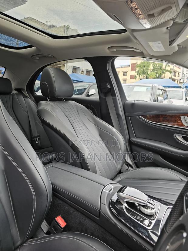 Mercedes-Benz E400 2018 Off white