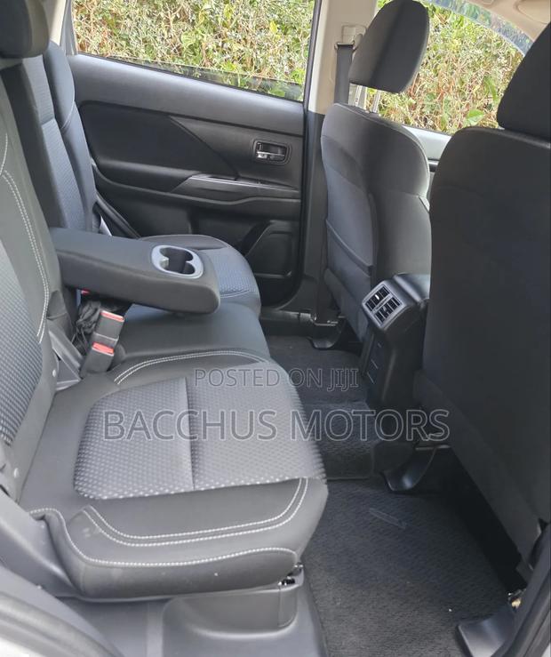 Mitsubishi Outlander SP FWD 2020 Silver