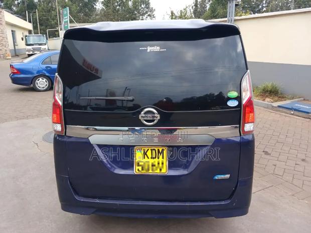 Nissan Serena 2017 Blue
