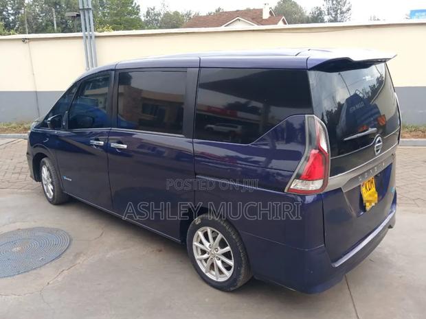 Nissan Serena 2017 Blue