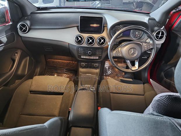 Mercedes-Benz B-Class 2018 Red