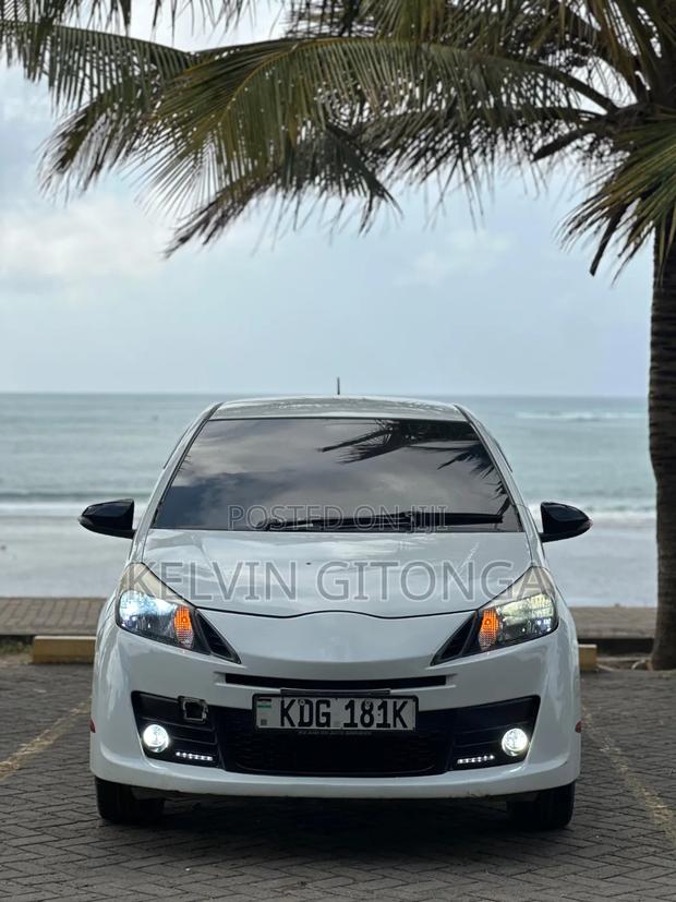 Toyota Vitz 2015 White