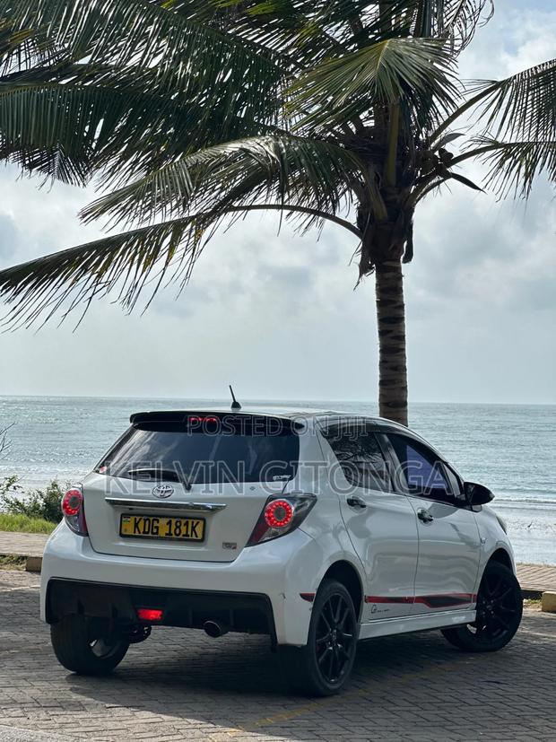 Toyota Vitz 2015 White