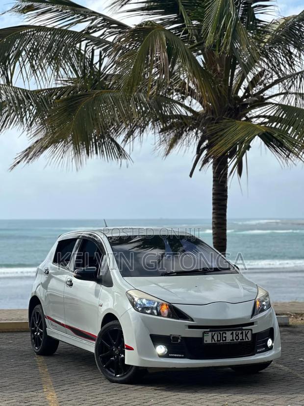 Toyota Vitz 2015 White