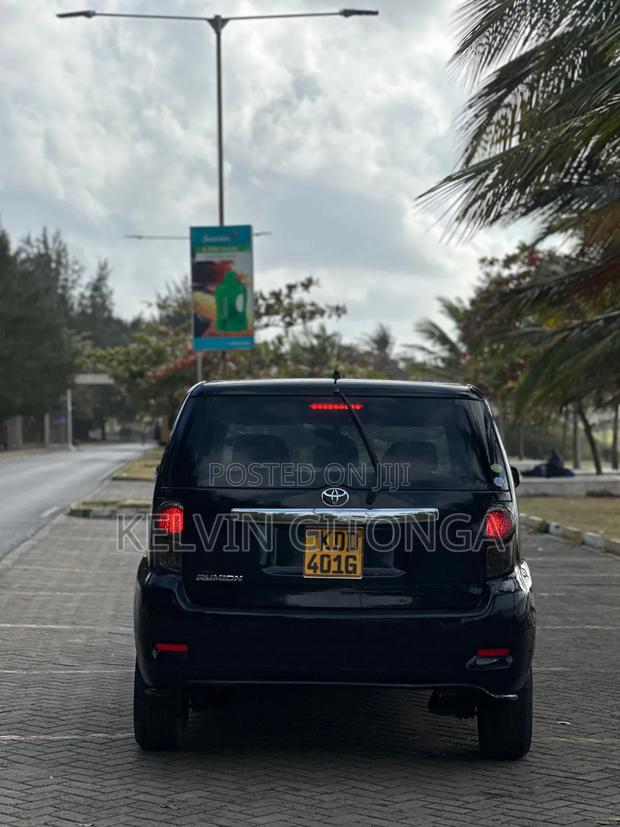 Toyota Corolla Rumion 2015 Black