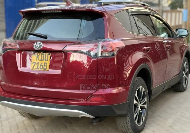 Toyota RAV4 2018 Red