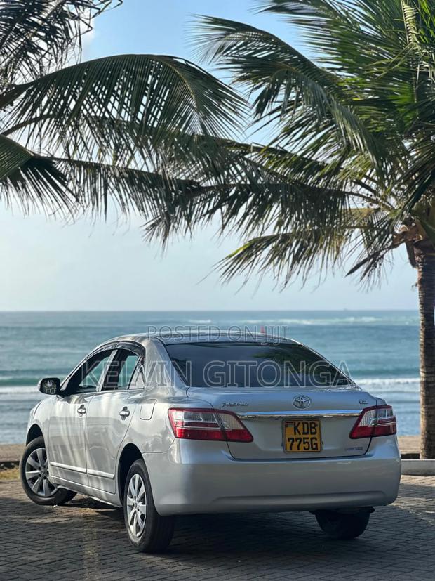 Toyota Premio 2015 Silver