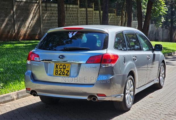 Subaru Legacy 2011 Silver