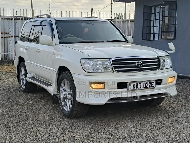 Toyota Land Cruiser 1991 White