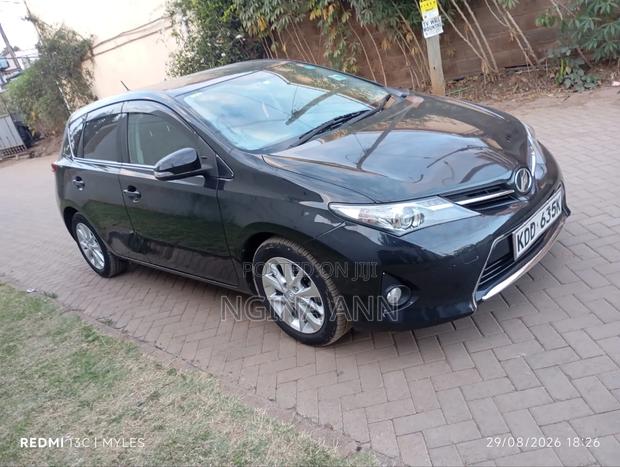Toyota Auris 2014 Black