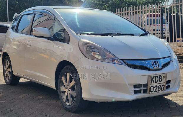 Honda Fit 2013 Pearl