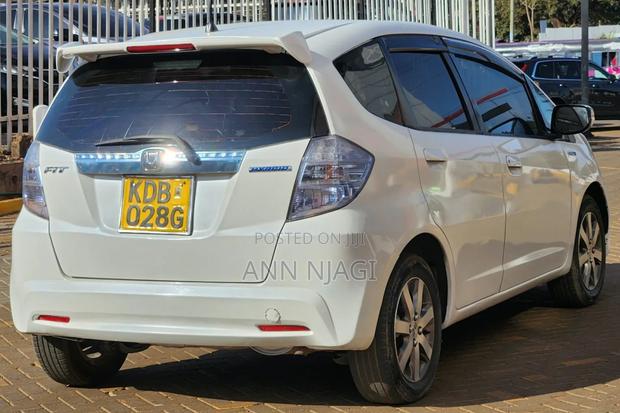 Honda Fit 2013 Pearl