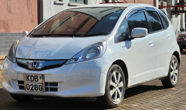 Honda Fit 2013 Pearl