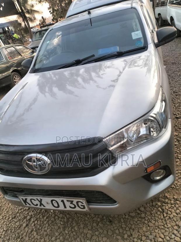 Toyota Hilux 2018 Silver