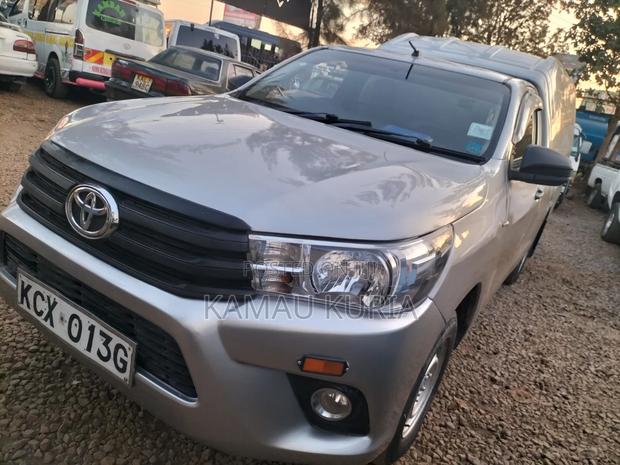 Toyota Hilux 2018 Silver