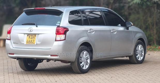 Toyota Corolla Fielder 2013 Silver