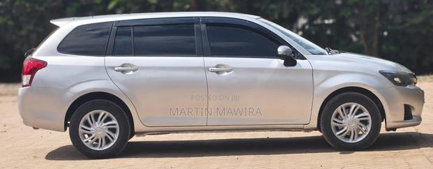 Toyota Corolla Fielder 2013 Silver