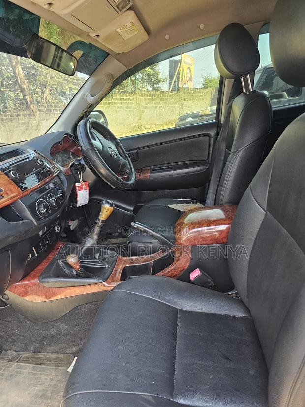 Toyota Hilux 2015 Silver