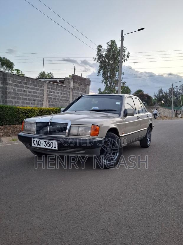 Mercedes-Benz E200 1996 Silver