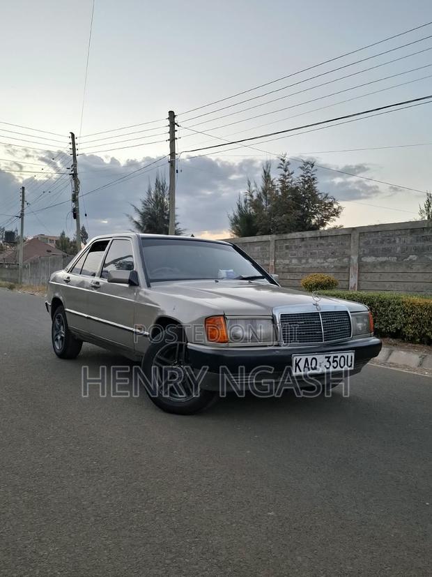 Mercedes-Benz E200 1996 Silver