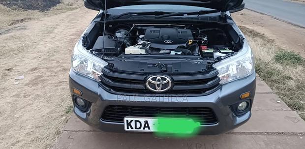 Toyota Hilux 2020 Gray